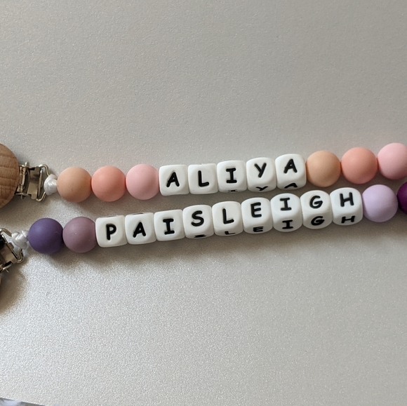 Custom silicone bead pacifier clips - Picture 5 of 16